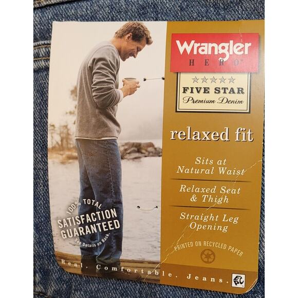Wrangler Jeans Mens 34x32 Relaxed Fit Straight Light Wash Blue Denim Cotton - Picture 8 of 12